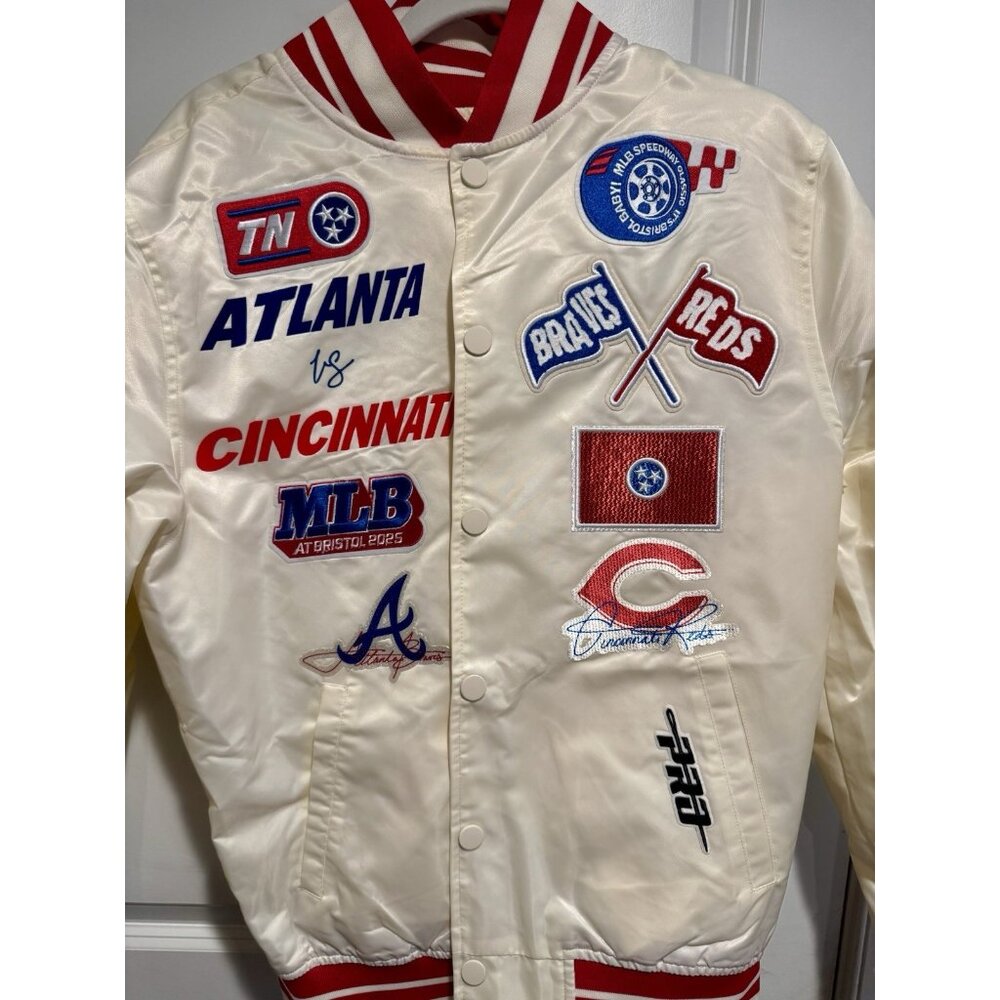 RARE NWT 2025 MLB Speedway Classic Pro Standard Satin Jacket Size S Braves Reds